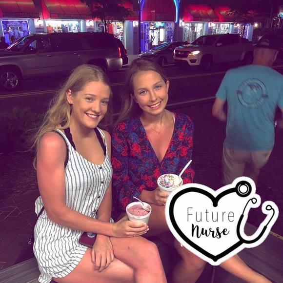 Meet your Posher, Rachel - Picture 1 of 1